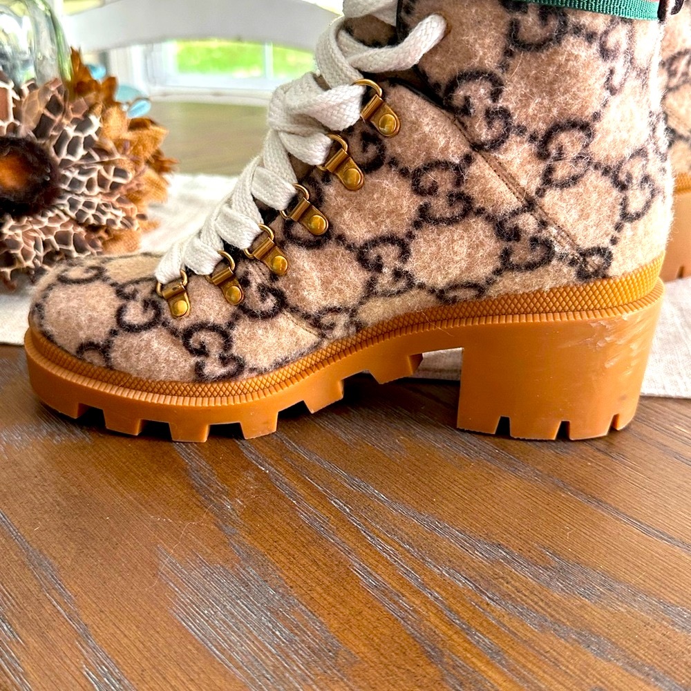 ❤️🔥❤️🔥SOLD❤️🔥❤️🔥Gucci GG Monogram wool Cream and Brown ankle boots - Picture 8 of 17